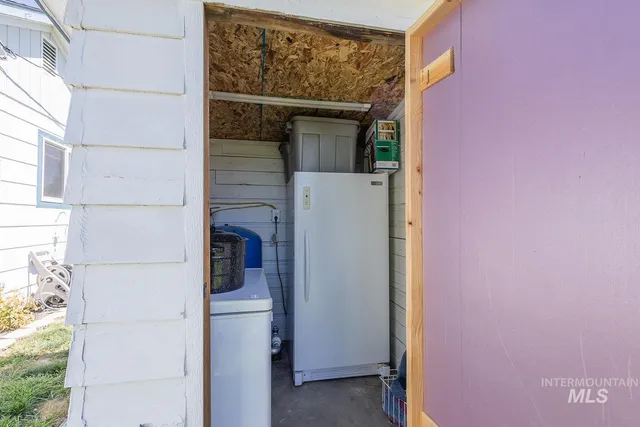 $325,000 | 106 7th Street, Wilder, ID 83676