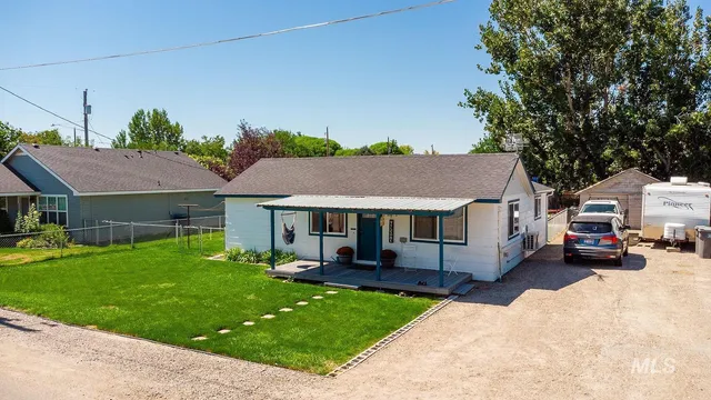 $325,000 | 106 7th Street, Wilder, ID 83676