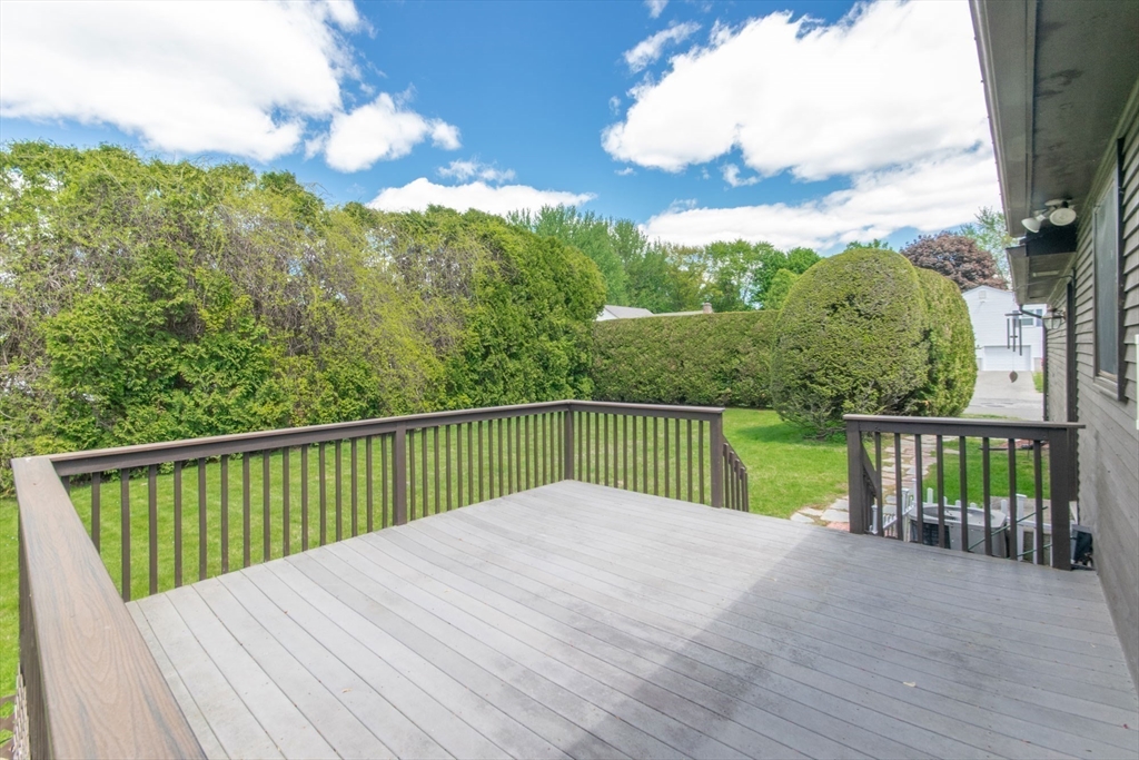 629 River Road Agawam, MA 01001 - Photo 5 of 36