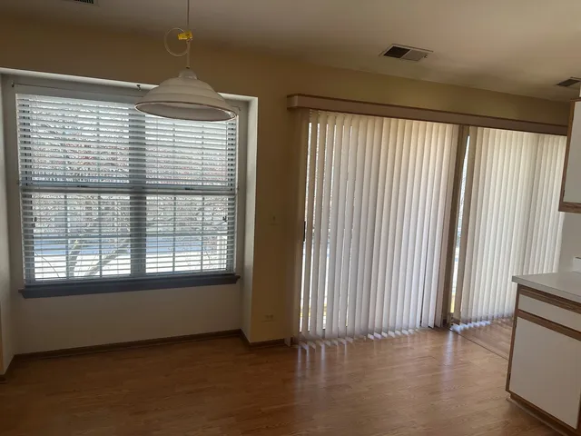 $260,000 | 12 Truman Court, Unit B, Streamwood, IL 60107