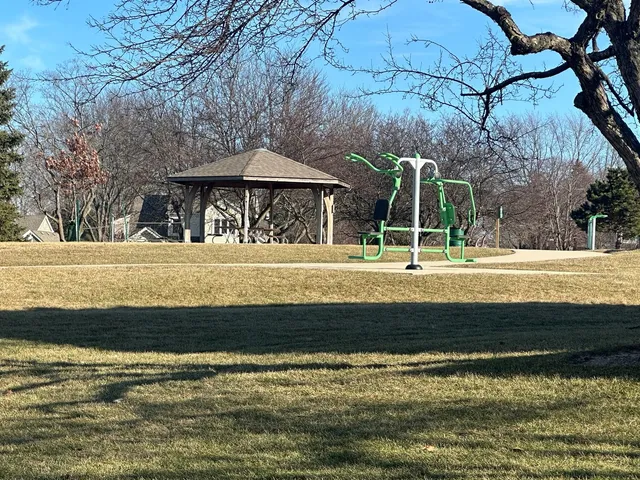 $260,000 | 12 Truman Court, Unit B, Streamwood, IL 60107