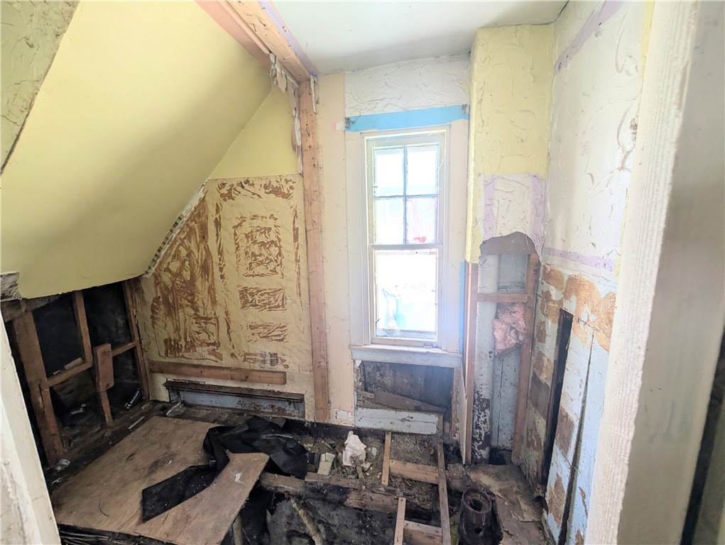 77 Heidelberg Street Rochester, NY 14609 - Photo 6 of 11