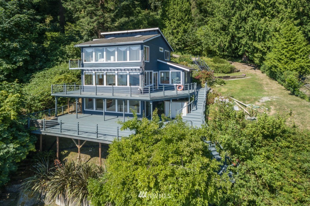 12416 Cunliffe Road Southwest Vashon, WA 98070 - Photo 1 of 25 Gallery Image 1