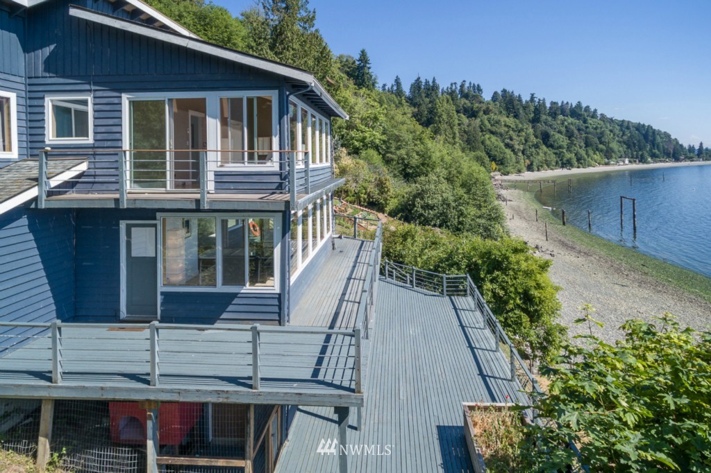 12416 Cunliffe Road Southwest Vashon, WA 98070 - Photo 2 of 25 Gallery Image 2