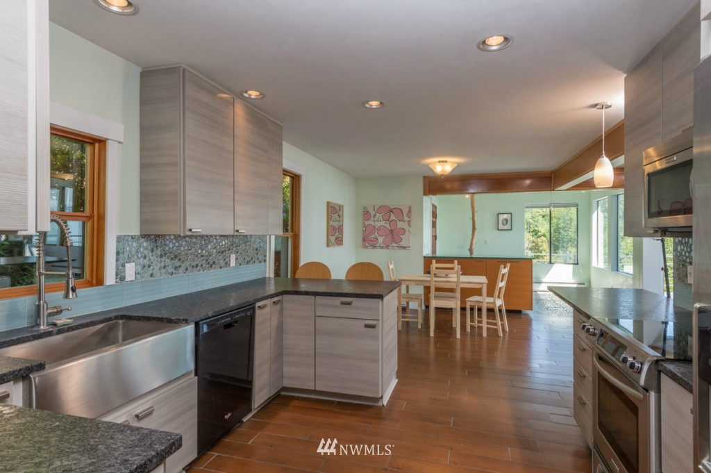 12416 Cunliffe Road Southwest Vashon, WA 98070 - Photo 14 of 25 Gallery Image 14