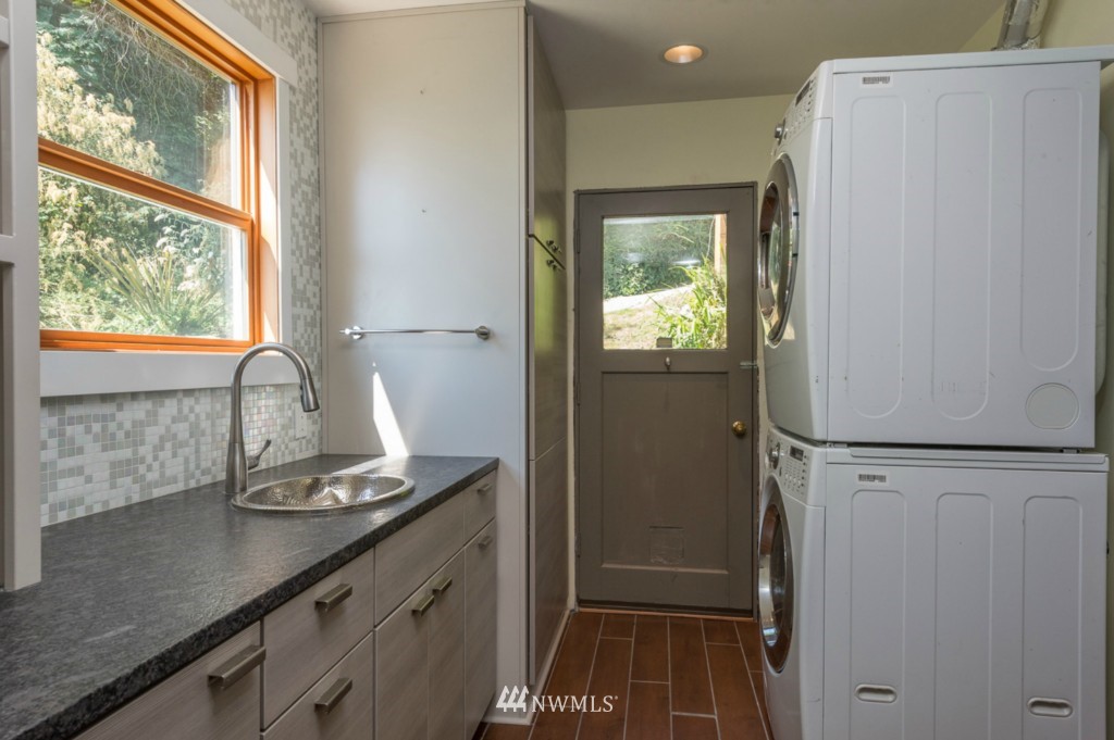 12416 Cunliffe Road Southwest Vashon, WA 98070 - Photo 15 of 25 Gallery Image 15