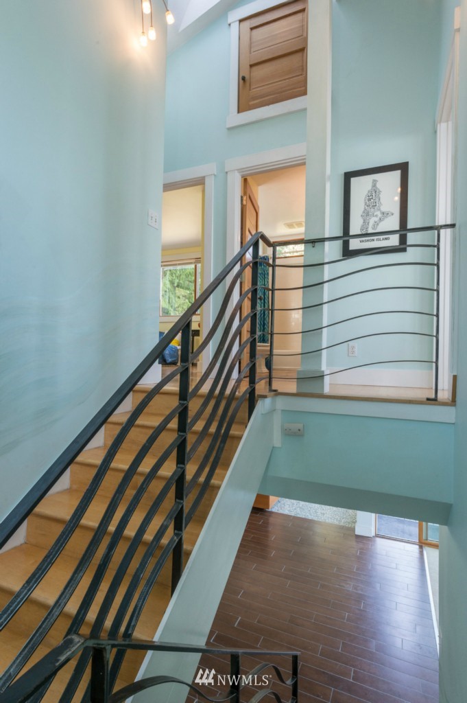 12416 Cunliffe Road Southwest Vashon, WA 98070 - Photo 16 of 25 Gallery Image 16