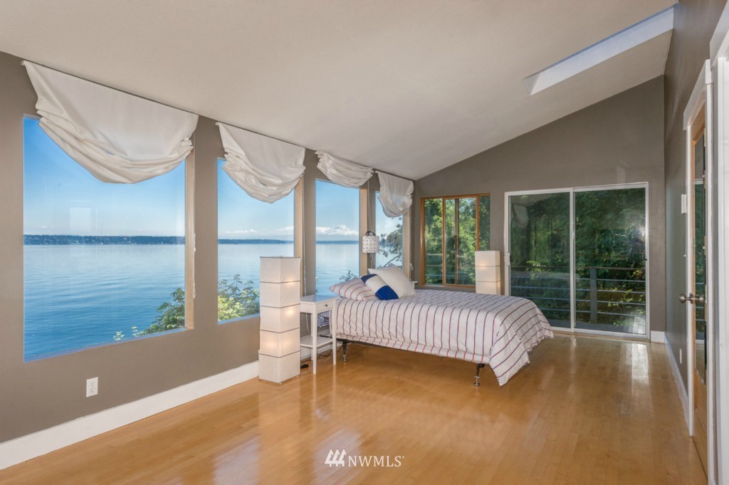12416 Cunliffe Road Southwest Vashon, WA 98070 - Photo 17 of 25 Gallery Image 17
