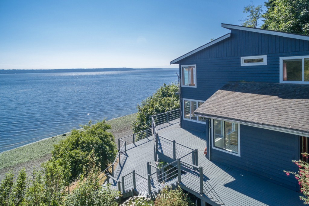 12416 Cunliffe Road Southwest Vashon, WA 98070 - Photo 3 of 25 Gallery Image 3