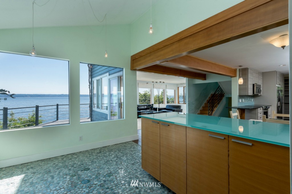 12416 Cunliffe Road Southwest Vashon, WA 98070 - Photo 7 of 25 Gallery Image 7