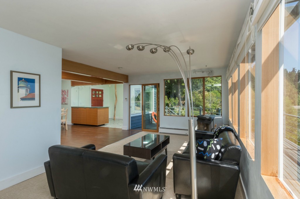 12416 Cunliffe Road Southwest Vashon, WA 98070 - Photo 9 of 25 Gallery Image 9