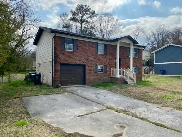 $1,825 | 922 Delores Drive, Hixson, TN 37343