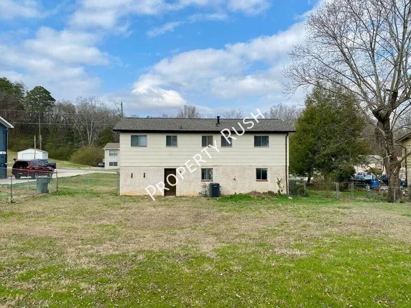 $1,825 | 922 Delores Drive, Hixson, TN 37343