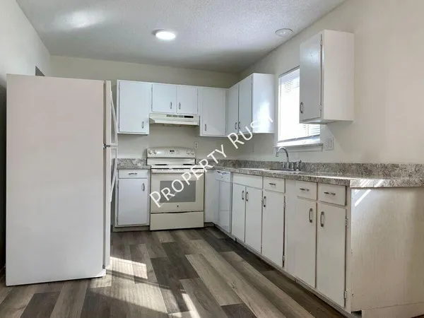 $1,825 | 922 Delores Drive, Hixson, TN 37343