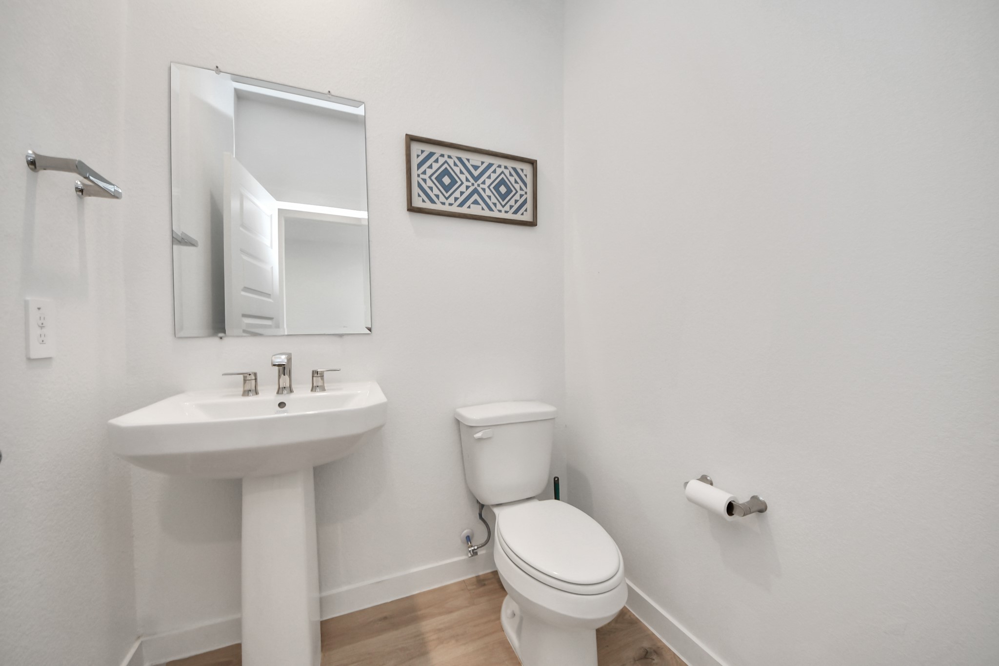 28603 Crowley Court Katy, TX 77494 - Photo 40 of 50 A half bath with a pedestal sink.