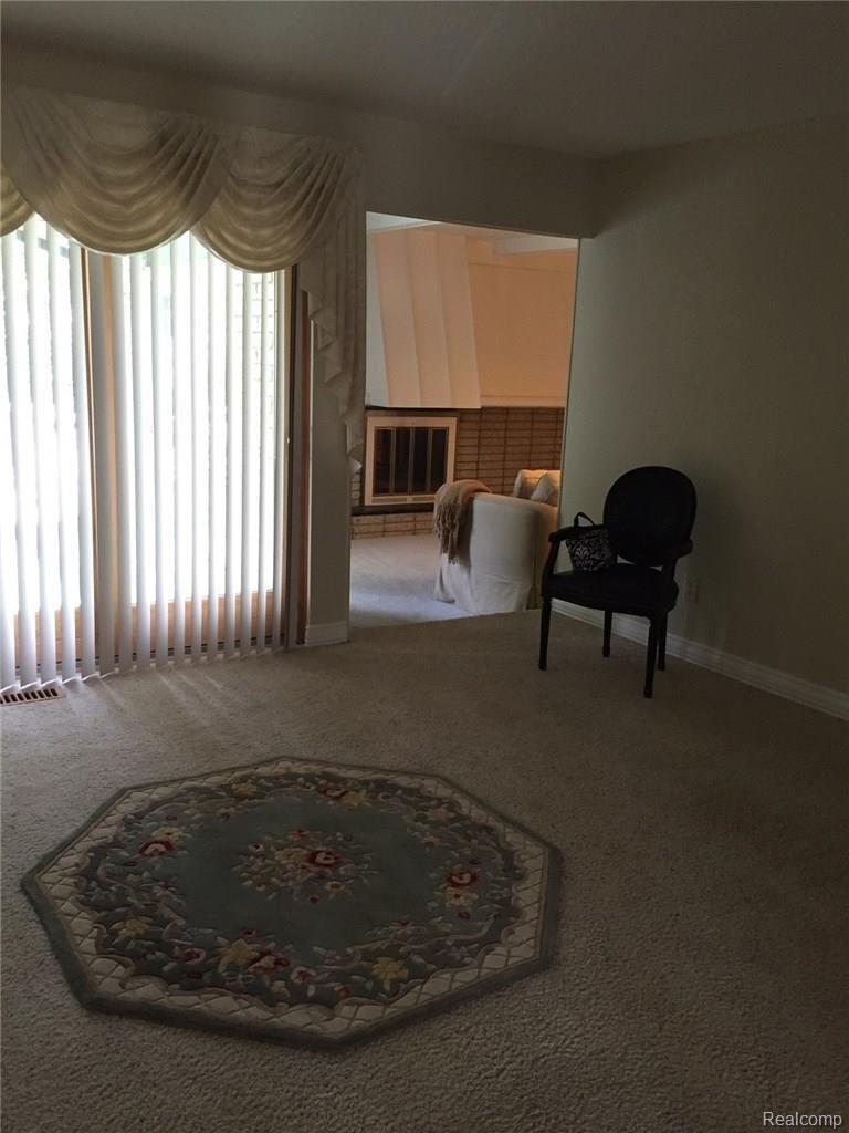 19169 Wedgewood Road Riverview, MI 48193 - Photo 9 of 24 Living Room