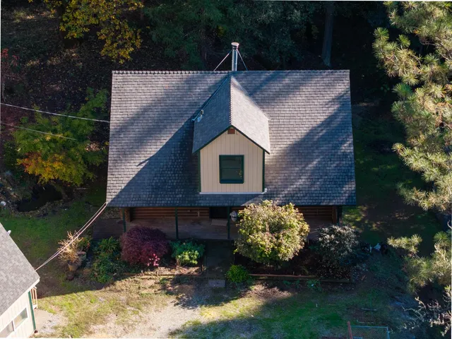 a view of a outdoor space