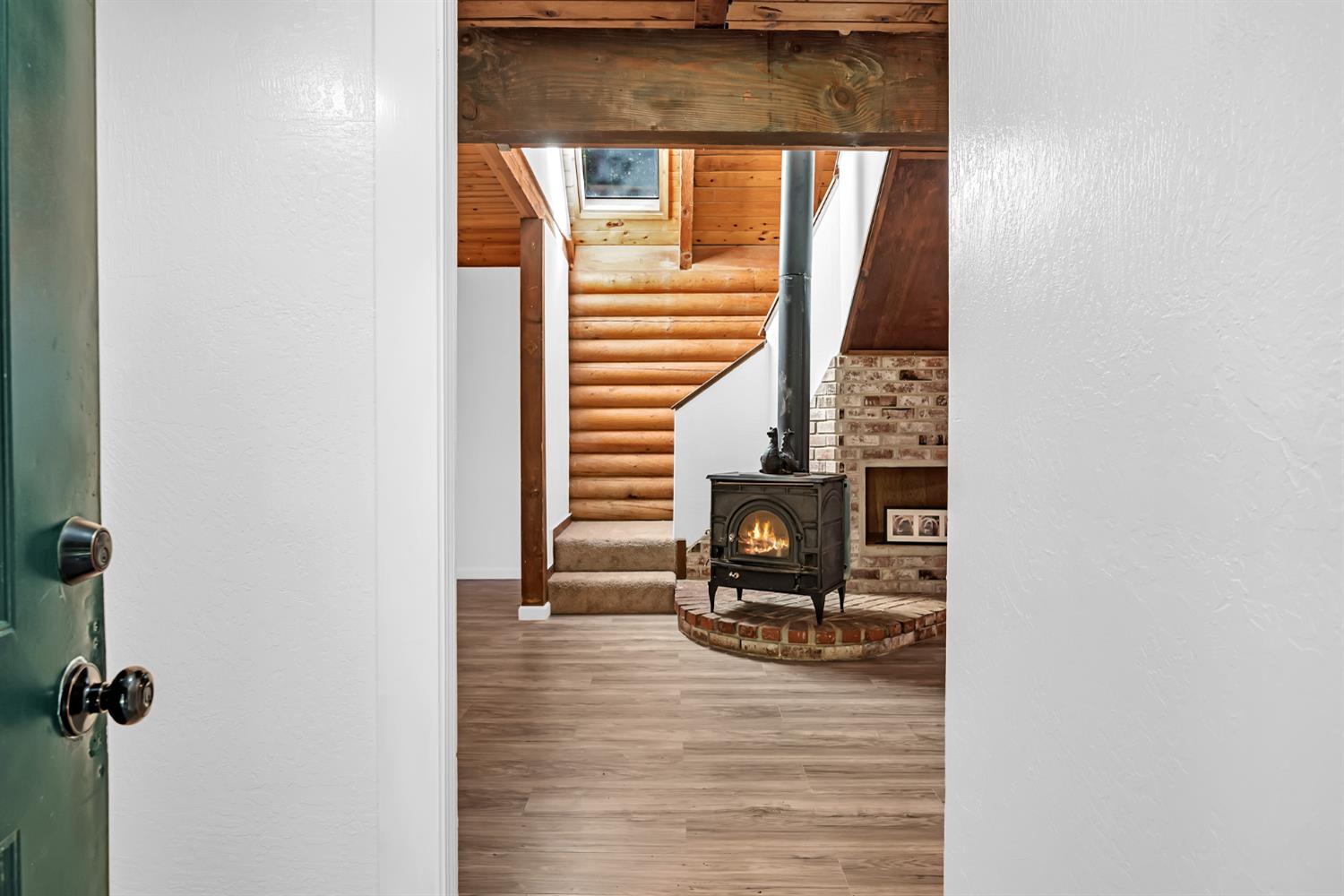 1610 Swansboro Road Placerville, CA 95667 - Photo 6 of 50 a view of balcony and wooden floor