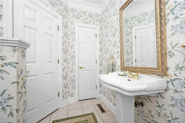 $1,000,000 | 247 James Way, Advance, NC 27006