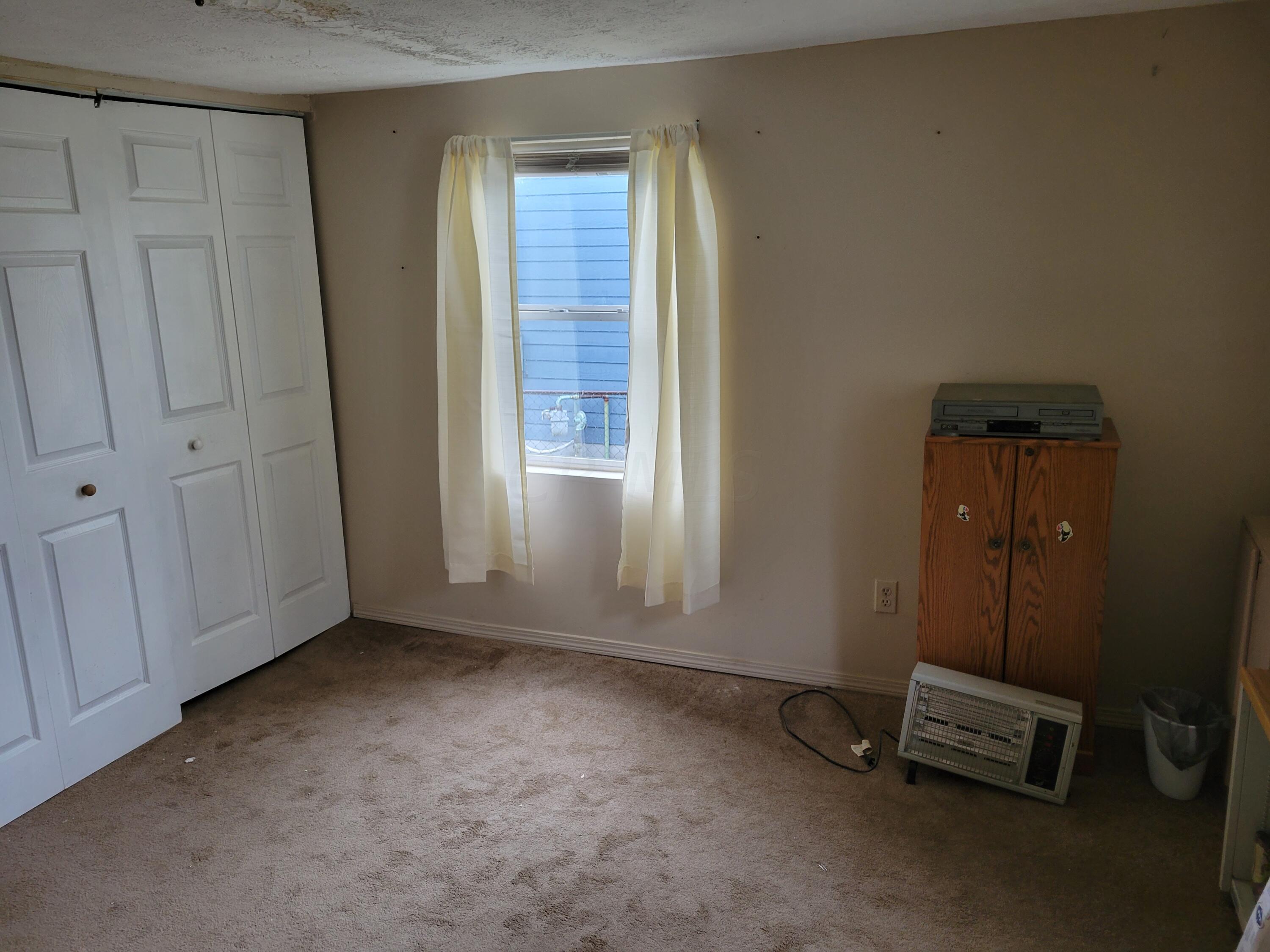 92 Riley Avenue London, OH 43140 - Photo 23 of 39 Bedroom 1