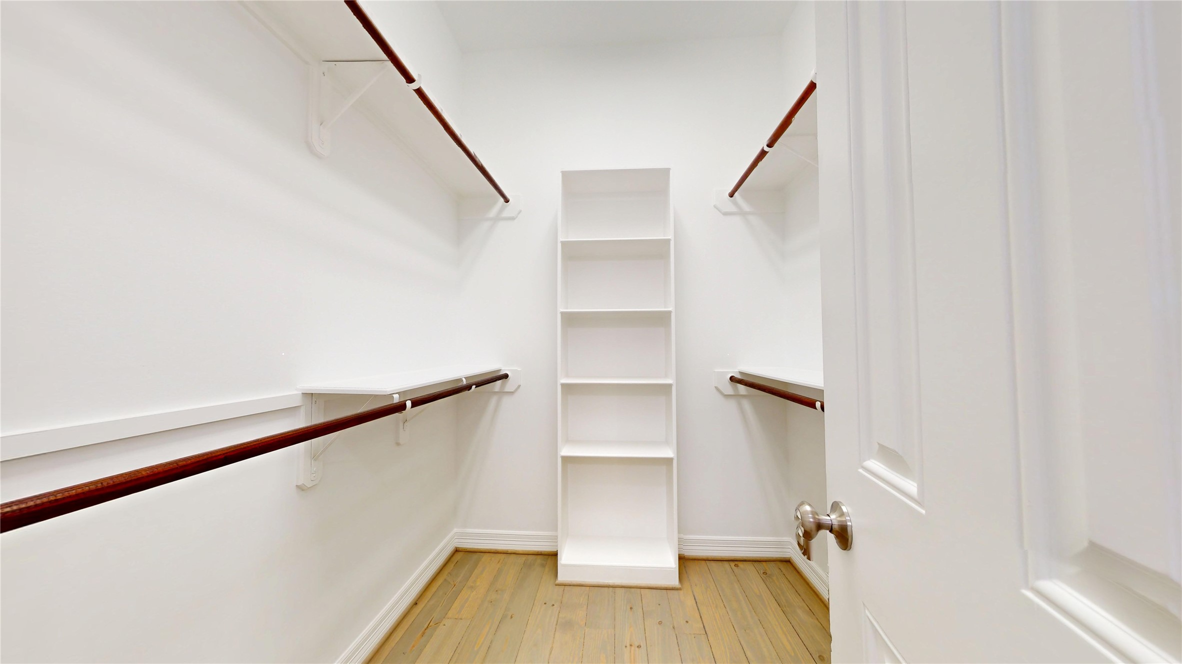 4050 Dumbarton Street Houston, TX 77025 - Photo 30 of 48 Second Walk-in Closet for Primary Suite.