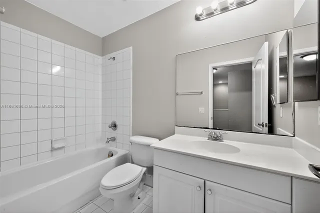 $378,000 | 21105 Northwest 14th Place, Unit 238, Miami Gardens, FL 33169