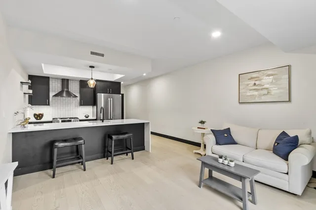 $750,000 | 395 Alewife Brook Parkway, Unit 2C, Somerville, MA 02144