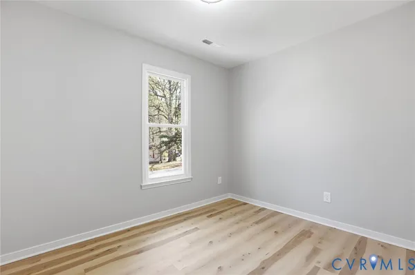 a view of empty room with window