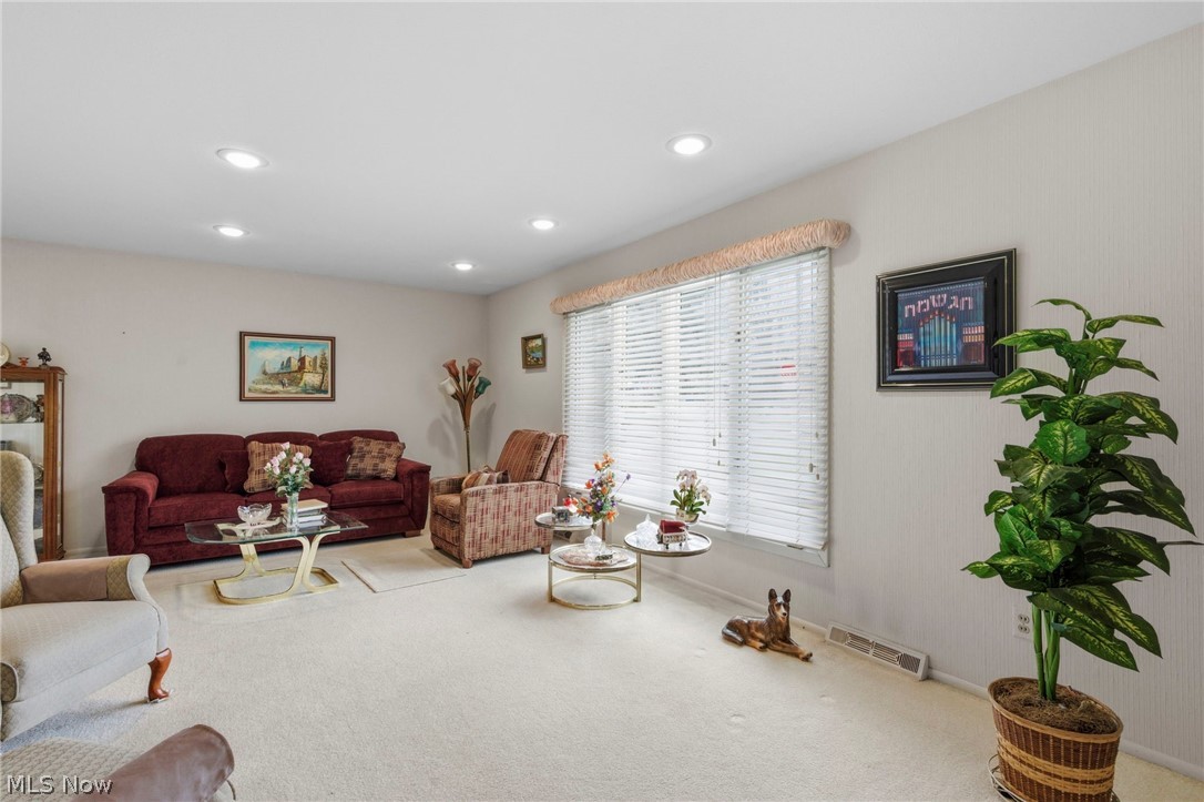 2619 South Green Road Beachwood, OH 44122 - Photo 5 of 38