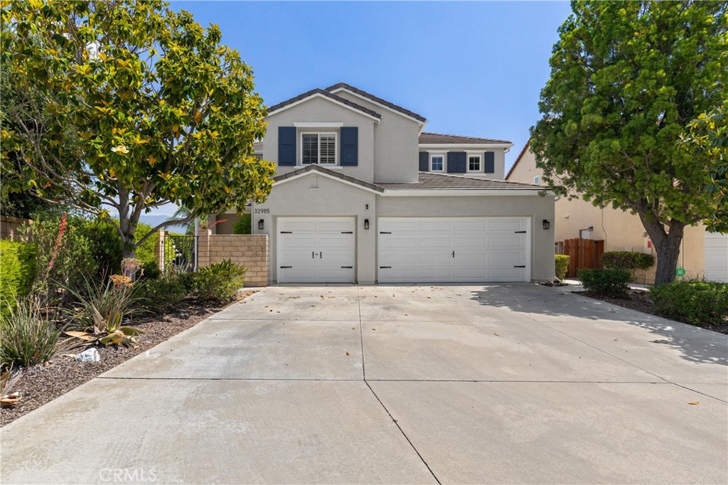 32985 Novara Court Temecula, CA 92592 - Photo 3 of 56 Spacious Front Exterior With Three-Car Garage And Great Curb Appeal
