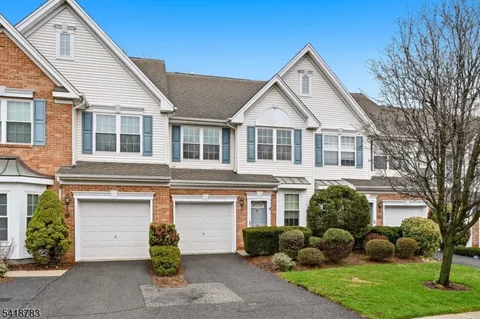$599,900 | 118 Cambridge Drive, Nutley, NJ 07110