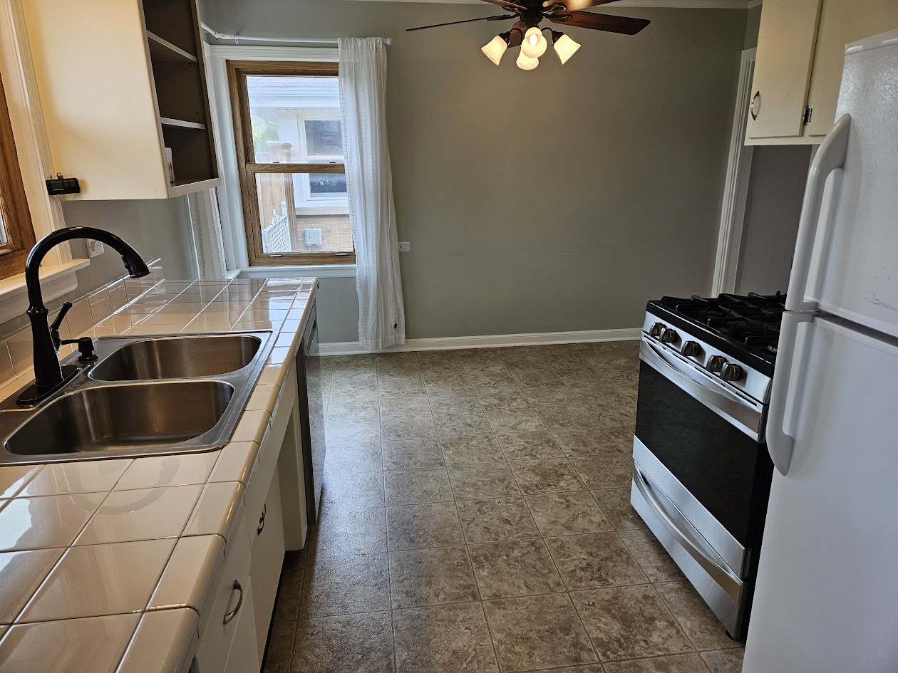 5816 Superior Street Berkeley, IL 60163 - Photo 5 of 14
