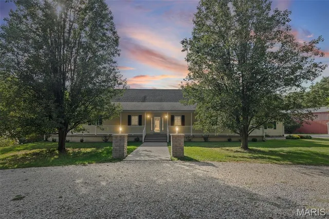 $500,000 | 5481 Edgewood Road, Salem, IL 62881