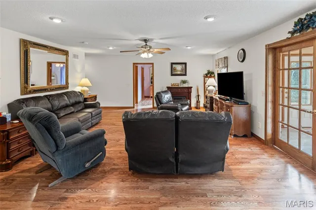 $500,000 | 5481 Edgewood Road, Salem, IL 62881