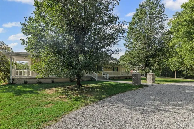 $500,000 | 5481 Edgewood Road, Salem, IL 62881