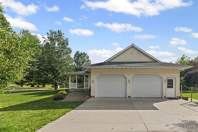 $500,000 | 5481 Edgewood Road, Salem, IL 62881