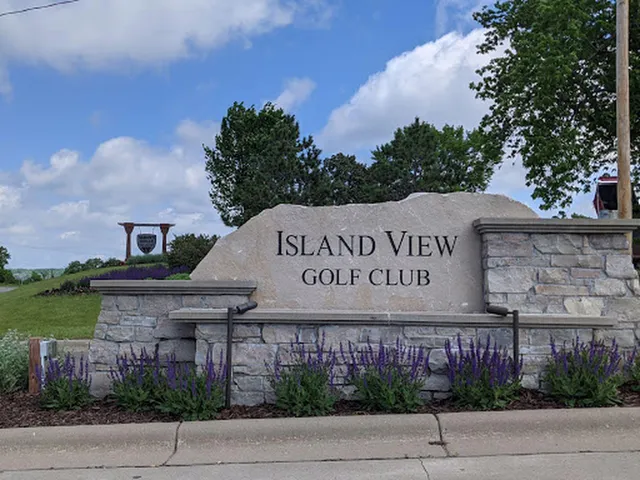 $1,095,000 | 202 Sandy Shores Road, Waconia, MN 55387