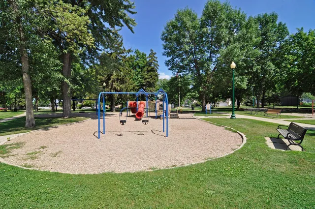 $1,095,000 | 202 Sandy Shores Road, Waconia, MN 55387