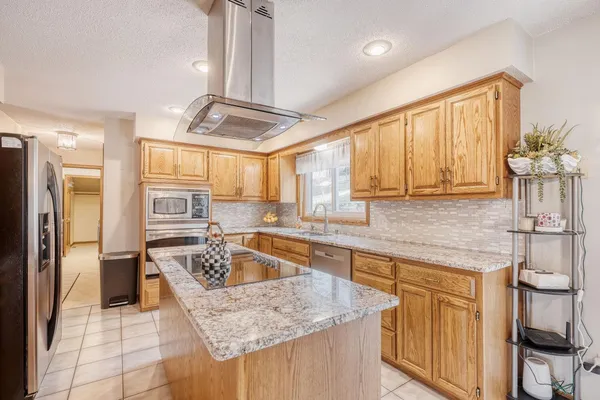 $599,900 | 4120 Minnesota Lane North, Plymouth, MN 55446