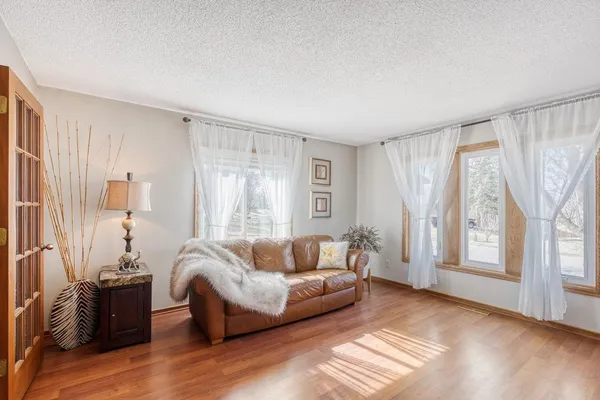 $599,900 | 4120 Minnesota Lane North, Plymouth, MN 55446