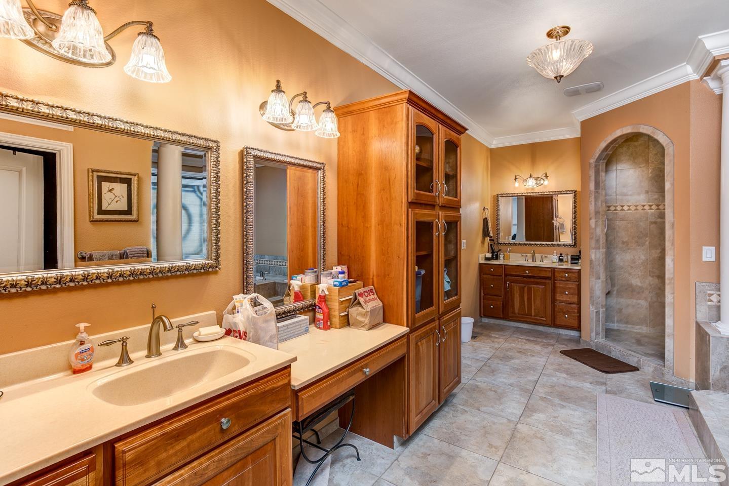 3774 Red Mountain Road Fallon, NV 89406 - Photo 18 of 37 a spacious bathroom with a sink double vanity and a mirror