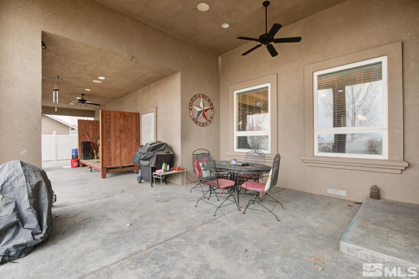 3774 Red Mountain Road Fallon, NV 89406 - Photo 32 of 37 a living room with furniture and a window