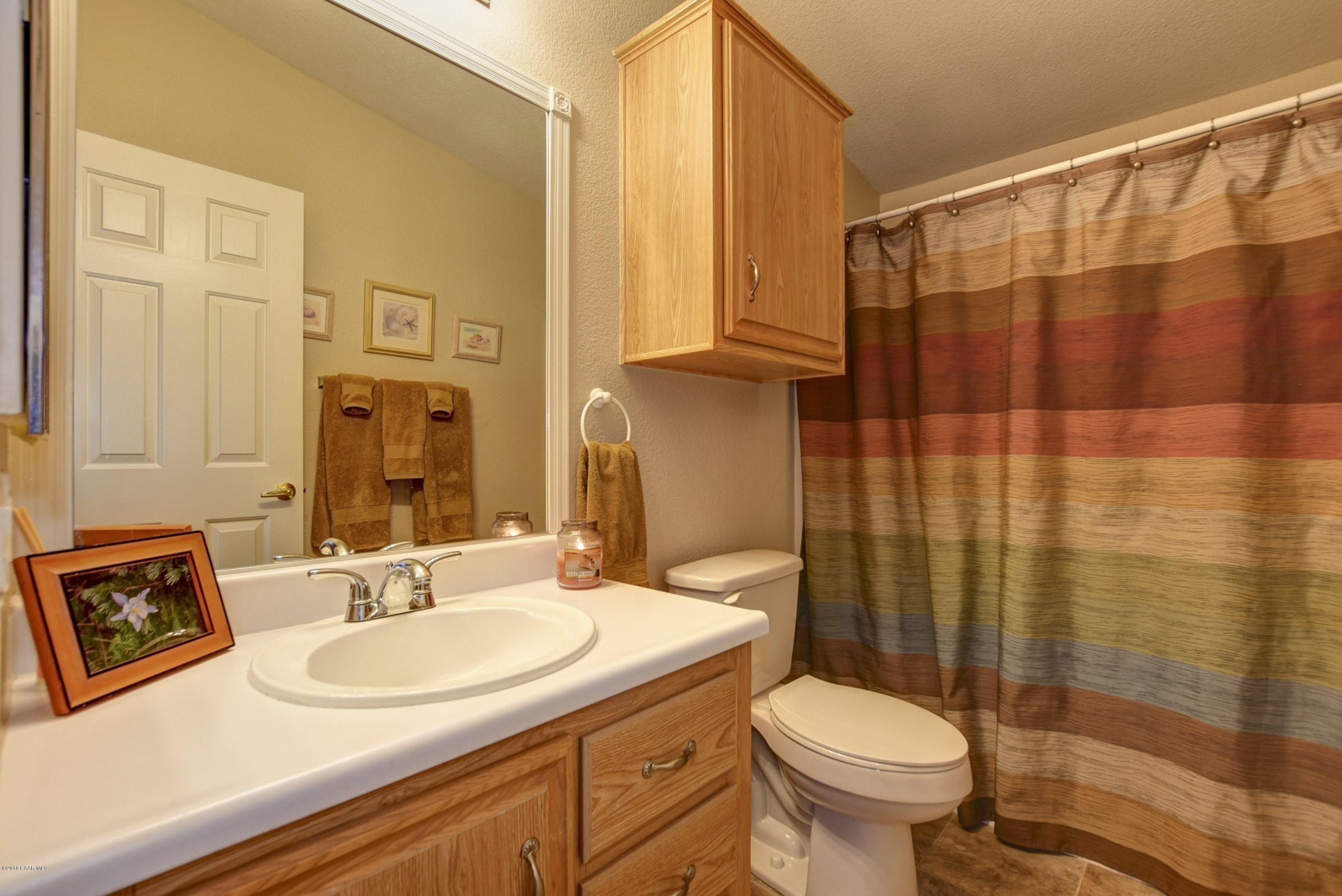 12120 East Obsidian Loop Road Dewey, AZ 86327 - Photo 17 of 23 017_Guest Bathroom