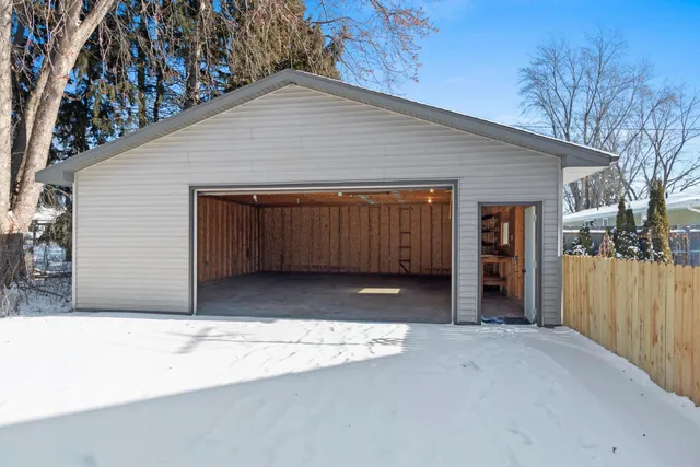 $364,900 | 2980 West Northland Avenue, Appleton, WI 54914