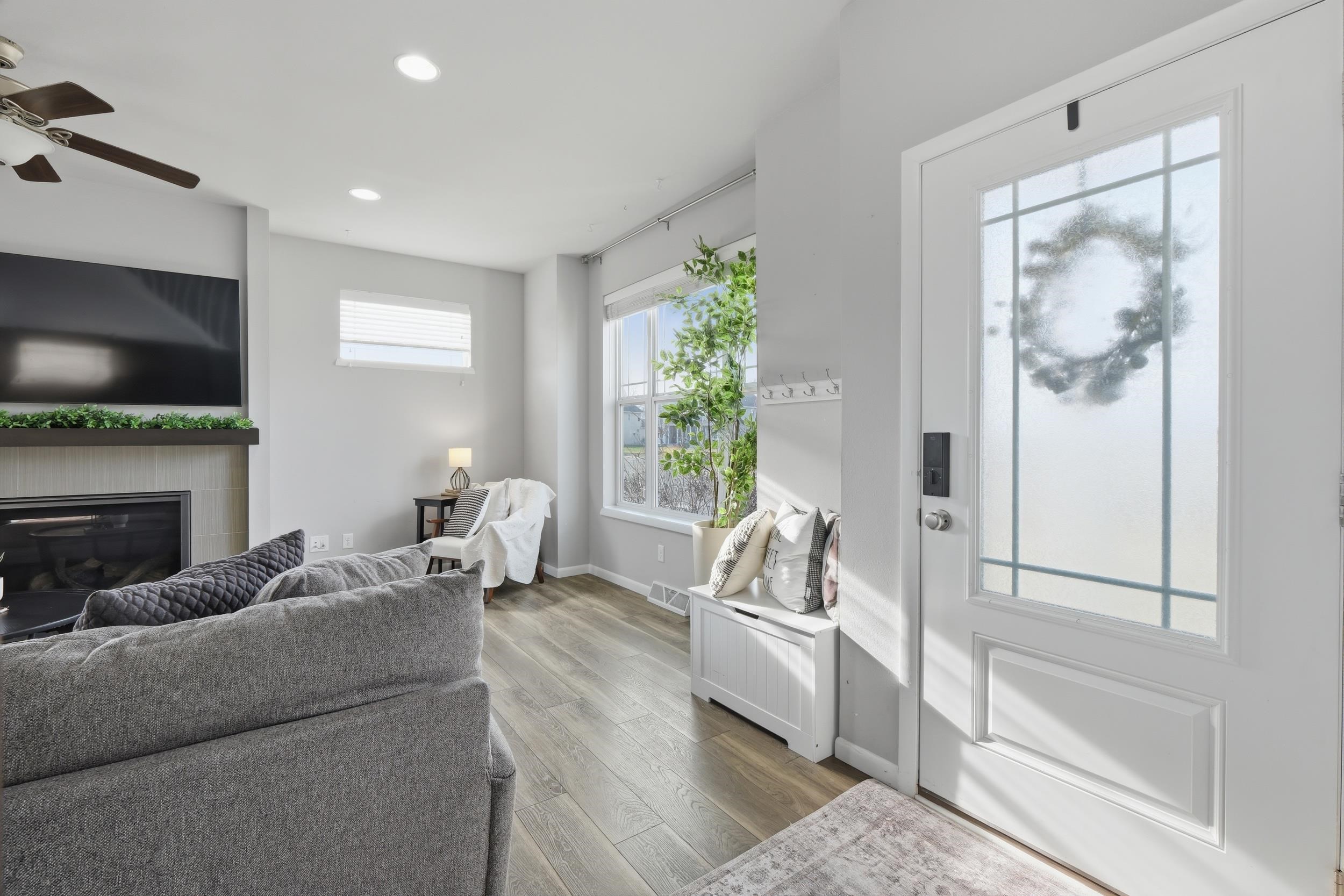 1137 O'Keeffe Avenue Sun Prairie, WI 53590 - Photo 4 of 56