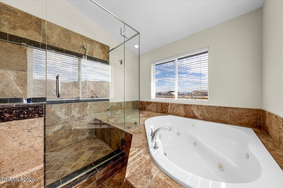 5305 Hoge Road Reno, NV 89506 - Photo 39 of 76 Primary Bathroom