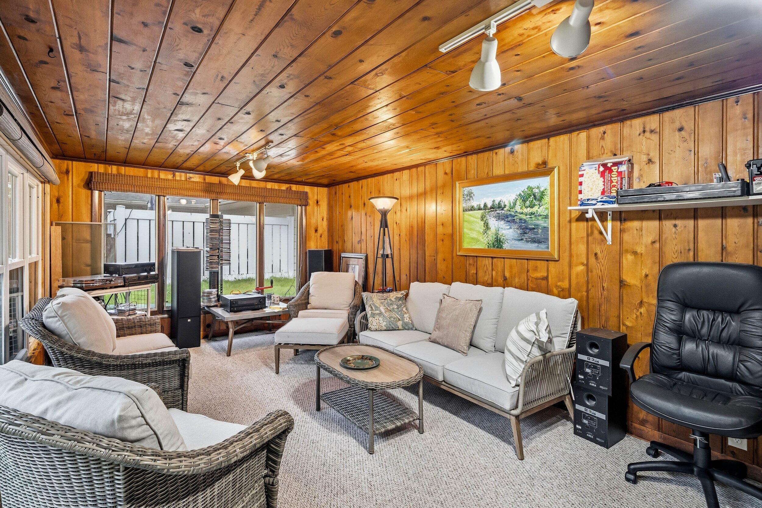 219 Heidel Road Thiensville, WI 53092 - Photo 11 of 33 Sun Room 2