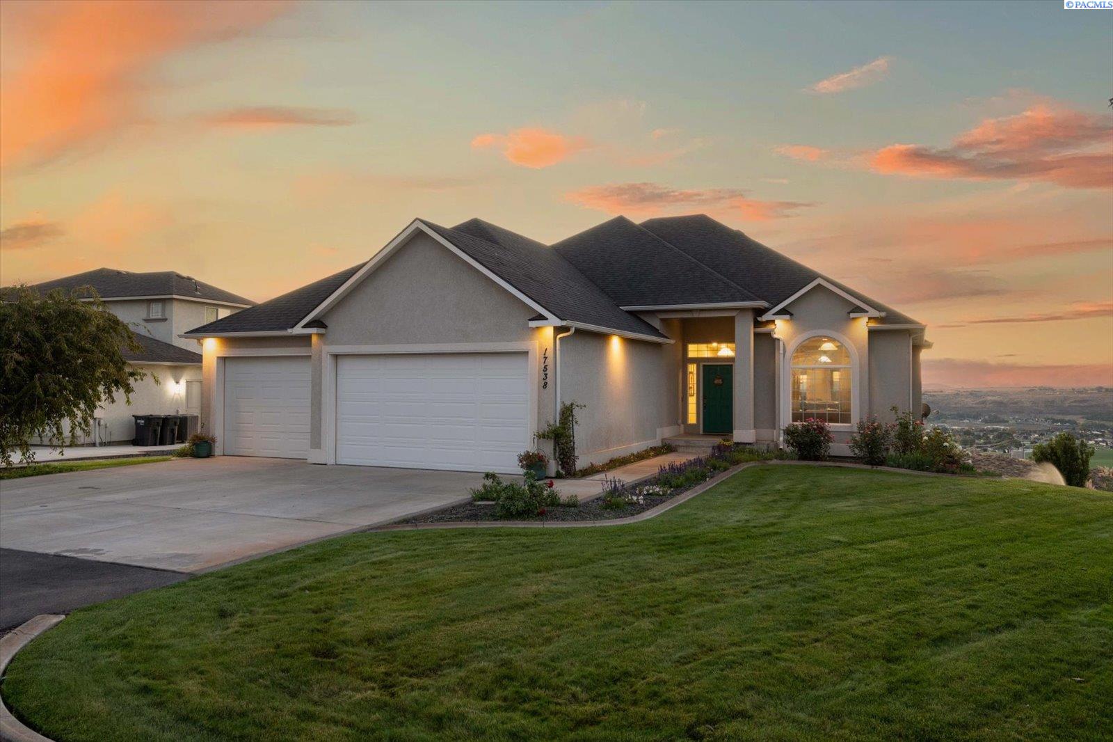 17538 South Fairview Loop Kennewick, WA 99338 - Photo 1 of 47 Gallery Image 1