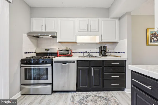 $310,000 | 1534 Moorings Drive, Unit 7A/2A, Reston, VA 20190