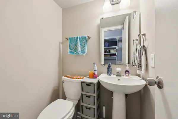 $310,000 | 1534 Moorings Drive, Unit 7A/2A, Reston, VA 20190